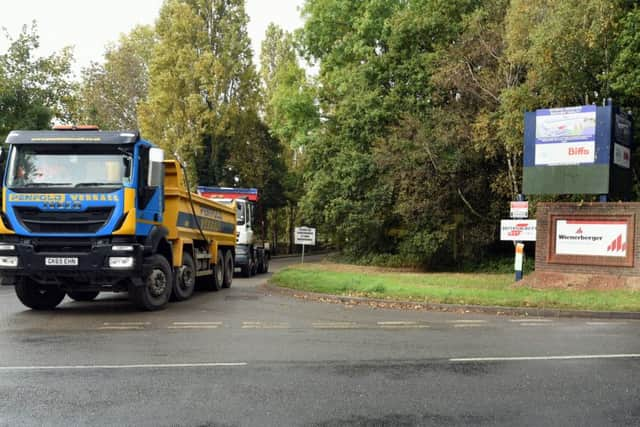 Wealden Brickworks.

GV of Wealden Brickworks were there are plans for a controversal waste incinerator site.

Langhurst Road, North Horsham, Sussex.

Picture : Liz Pearce 12/10/2016
LP1601110 SUS-161210-145954008