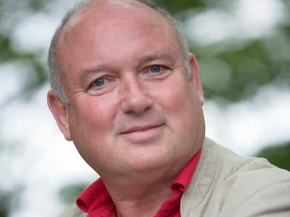 Louis de Bernires c Ivon Bartholomew