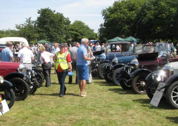 Hooe's Old Motor Club Annual Show 2015 SUS-150508-092023001