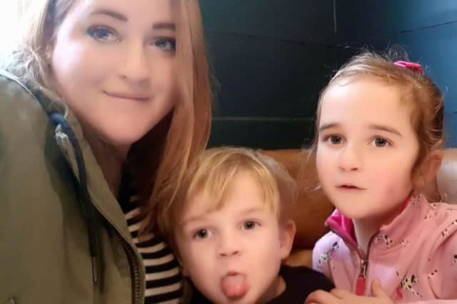 Laura Green and her children SUS-181015-142816001