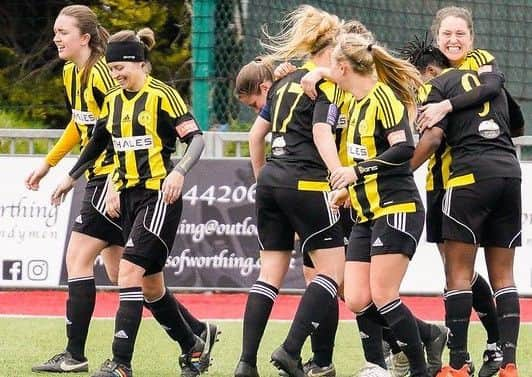 Team celeb Enfield H: Wasps players celebrate Kemina Webber's goal.
Picture by Ben Davidson - www.bendavidsonphotography.com SUS-190416-102603002