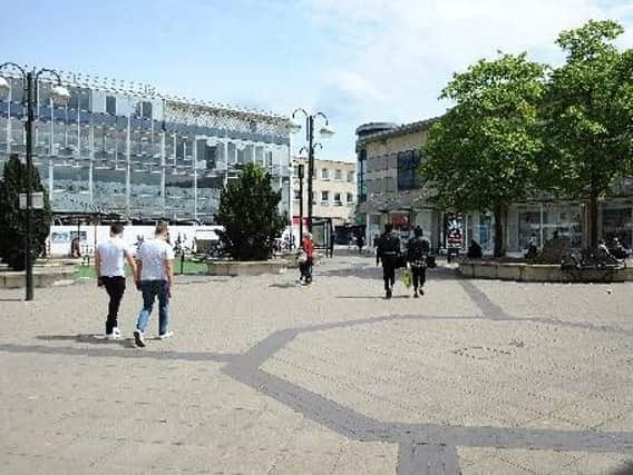 Queens Square, Crawley