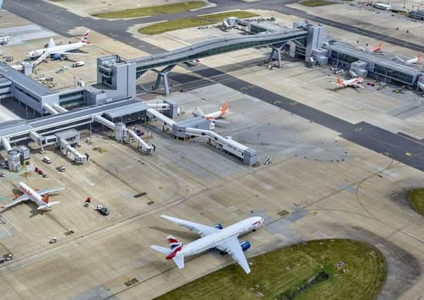 Gatwick Airport SUS-181227-103507001