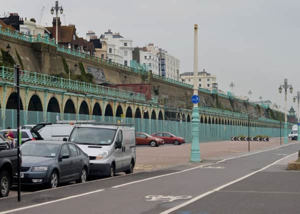 Madeira Terraces, Brighton


Brighton file SUS-181126-154858001