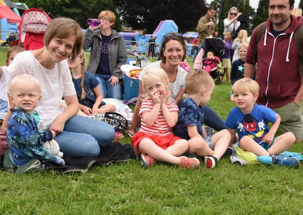 Funday Sunday

Rotary Club of Horsham Funday Sunday.

Horsham Park, Horsham, West Sussex.

Picture: Liz Pearce

07/07/2019

LP190697 SUS-190807-081815008