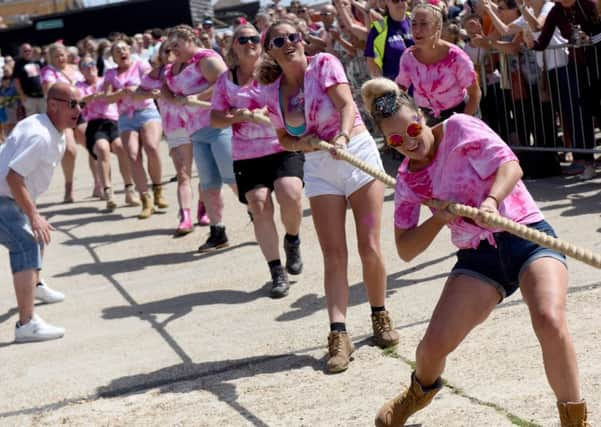 Hastings Old Town Carnival Week 2018: Tug o' War SUS-180728-141227001