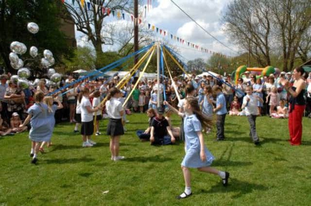 jpco-8-5-13 Ifield May Fayre 2013 (Pic by Jon Rigby)