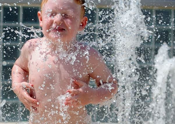 JPCT 170713 S13290477x Horsham. The Forum. Water feature. Max,4, cools down -photo by Steve Cobb