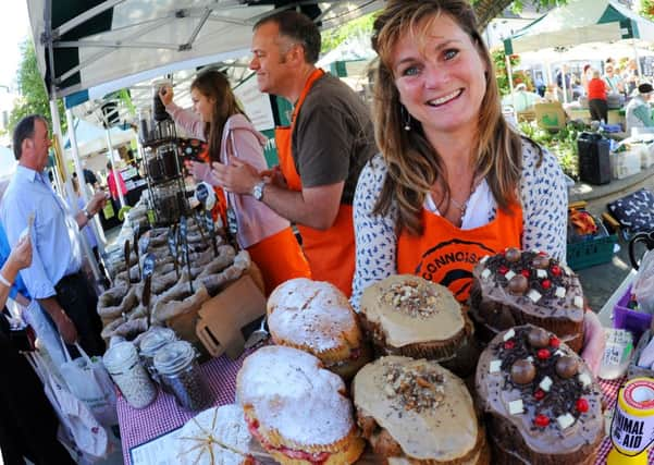 JPCT 310813 S13360598x Horsham Big Nibble. Caroline Sweby of Connoisseur Coffee stall and her hand-made cakes -photo by Steve Cobb