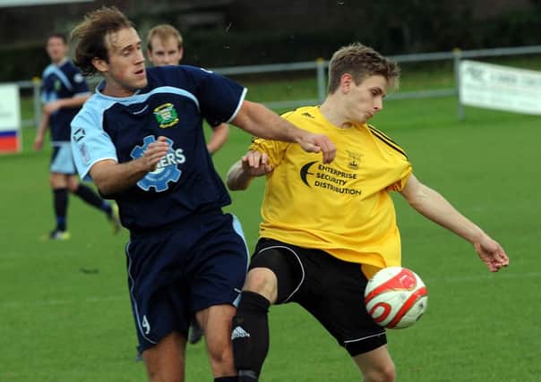 L42770H13

Littlehampton v Ringmer Football action from the game