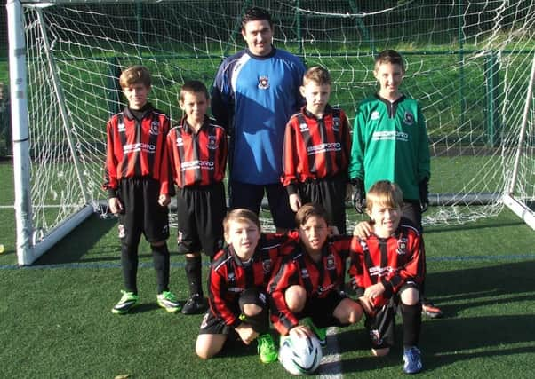 Oakwood U10s Black