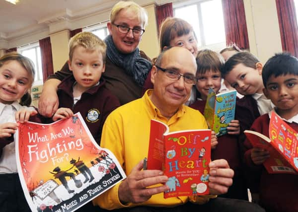 S45833H13

Poet Roger Stevens at Swiss Gardens Primary School on Tuesday