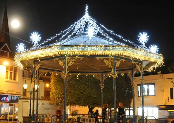 JPCT 161113 Unveiling of changes to Horsham's West Steet and Christmas celebrations. Photo by Derek Martin