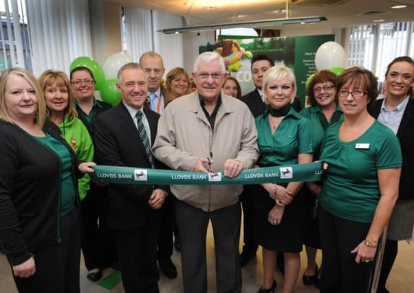 JPCT 271113 S13481086x Lloyds bank. horsham. Alan Mullery MBE opens the refurbished bank -photo by Steve Cobb