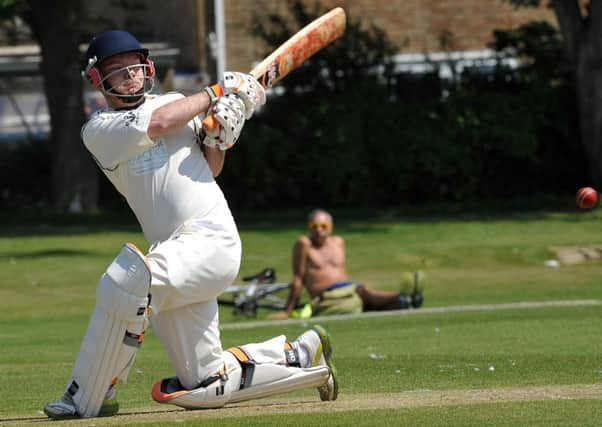 L25H43H14 

Littlehampton v Arundel Cricket Littlehampton Batting SUS-140622-121516002