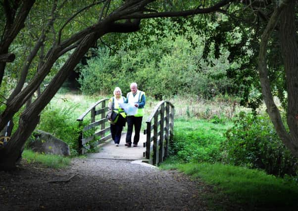 JPCT 091013 S13400246x Horsham Riverside Walk. Jane Apostolou and David Searle -photo by Steve Cobb ENGSUS00120130910153231