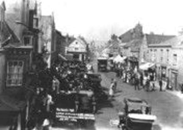 Recruits for Kitcheners Army leaving Shoreham in September 1914