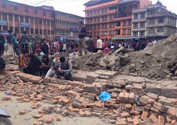 Survivors of the Nepal earthquake remain in desperate need of food and water EMN-150429-114228001