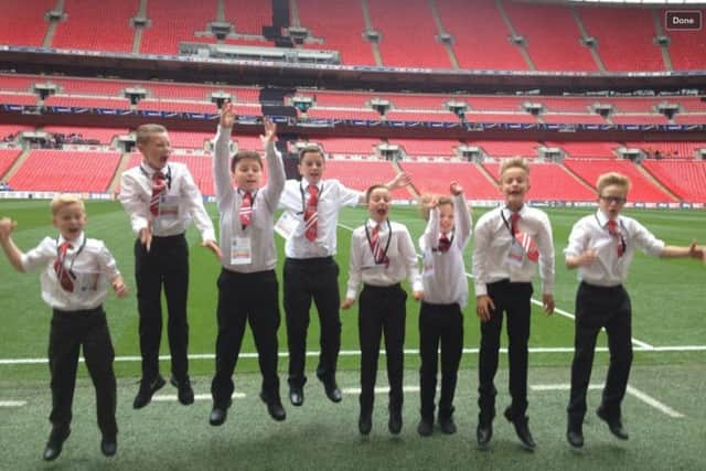 Oaks Primary School U11s at Wembley Stadium SUS-150526-140632002