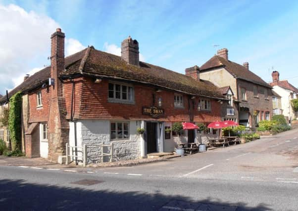 Swan Inn, Fittleworth SUS-140630-175833001