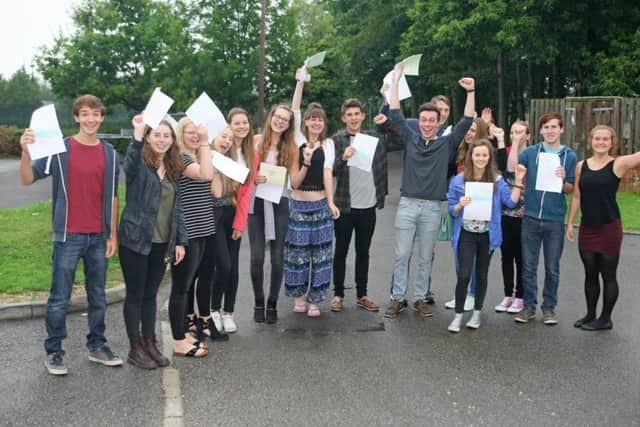 DM153347a.jpg A level results, Steyning Grammar School. Photo by Derek Martin SUS-150813-211043008