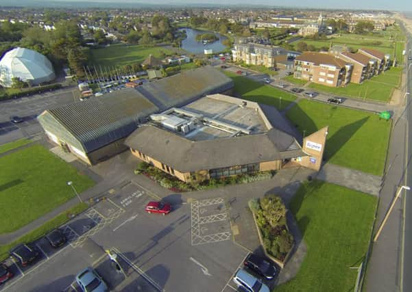 SINK HOLE APPEARED IN CAR PARK OF SWIMMING POOL SUS-140722-153320001