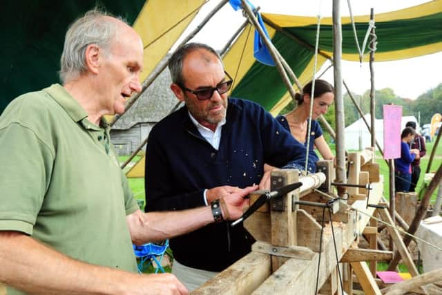 Woodturner Mike Gordon with visitor Jefferson Collard ks1500508-4