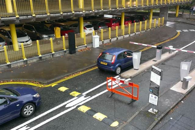 Broken barrier at Avenue de Chartres car park causes delays