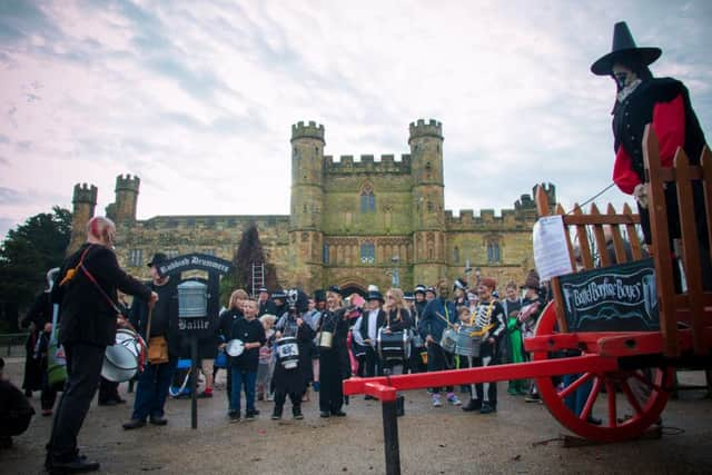 Battle Rubbish Drummers at Battle Bonfire. SUS-151119-130217001