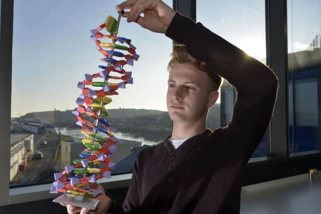 UTC@Harbourside. Josh Messam with DNA model SUS-160128-102256001