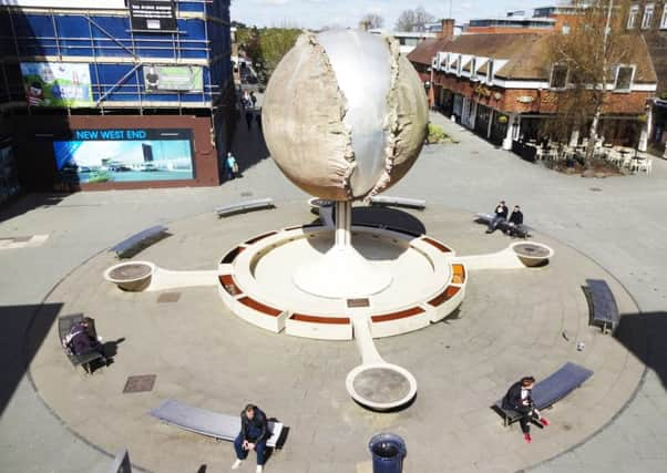 Horsham's landmark Shelley Fountain (photo by Eddie Mitchell). SUS-160428-141436001