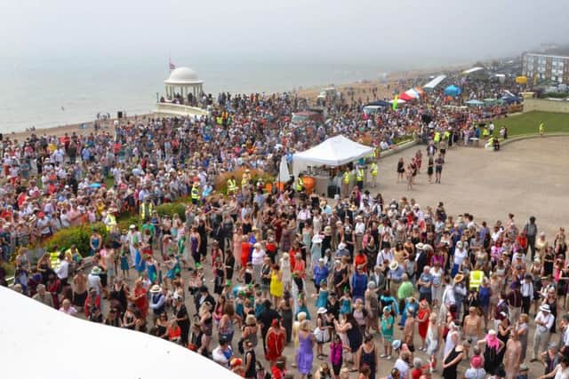 Thousands fill the seafront and De La Warr Pavilion for Bexhill Roaring 20s. Photo by Sid Saunders. SUS-160724-110417001