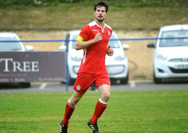 Crawley Down Gatwick FC. Sam Cane Pic Steve Robards  SR1632601 SUS-160111-155553001