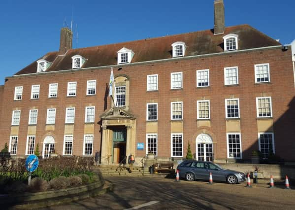 Chichester's County Hall SUS-160818-125926001