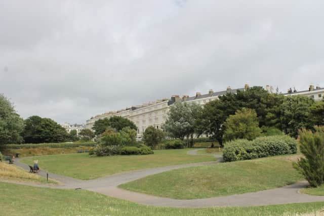 Palmeira Square, Hove SUS-170413-160318001