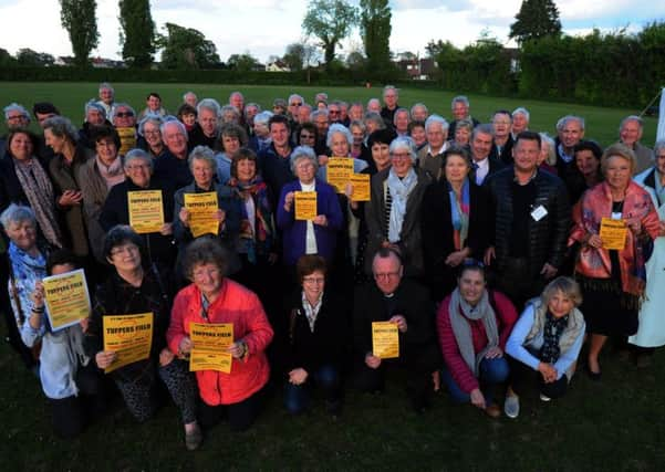 ks170851-1 Bog Tuppers Field phot kate
Walberton residents who feel strongly about development proposals on Tuppers Field.ks170851-1 SUS-170425-202956008