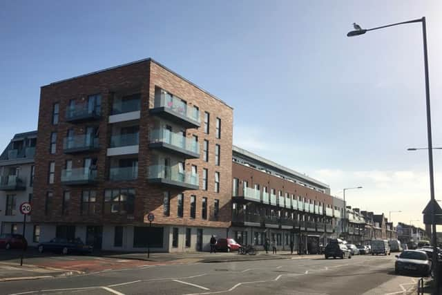 The development of homes and offices that now sits on the former bingo hall site on Portland Road SUS-170524-124514001