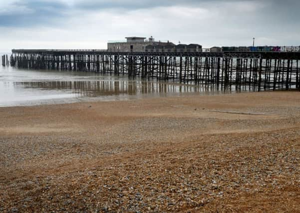 Hastings Pier SUS-170404-134051001