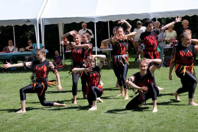 Marwick Gardens Fete in aid of the MRI Scanner Appeal for the Conquest Hospital. Photo by Roberts Photographic. SUS-171206-063840001