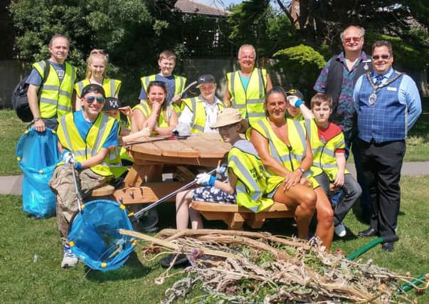 Billy with pupils and teachers from Sunnydown School