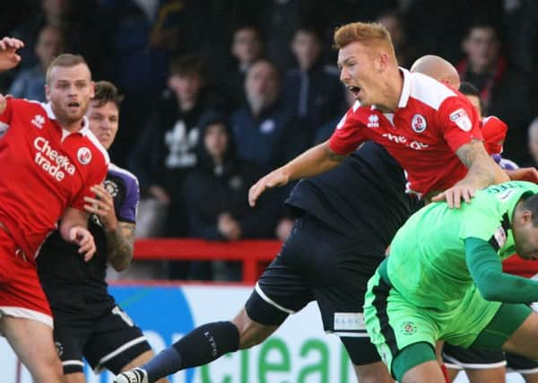 DM17103030a.jpg Football: Crawley FC v Luton. Photo by Derek Martin Photography. SUS-171021-185156008